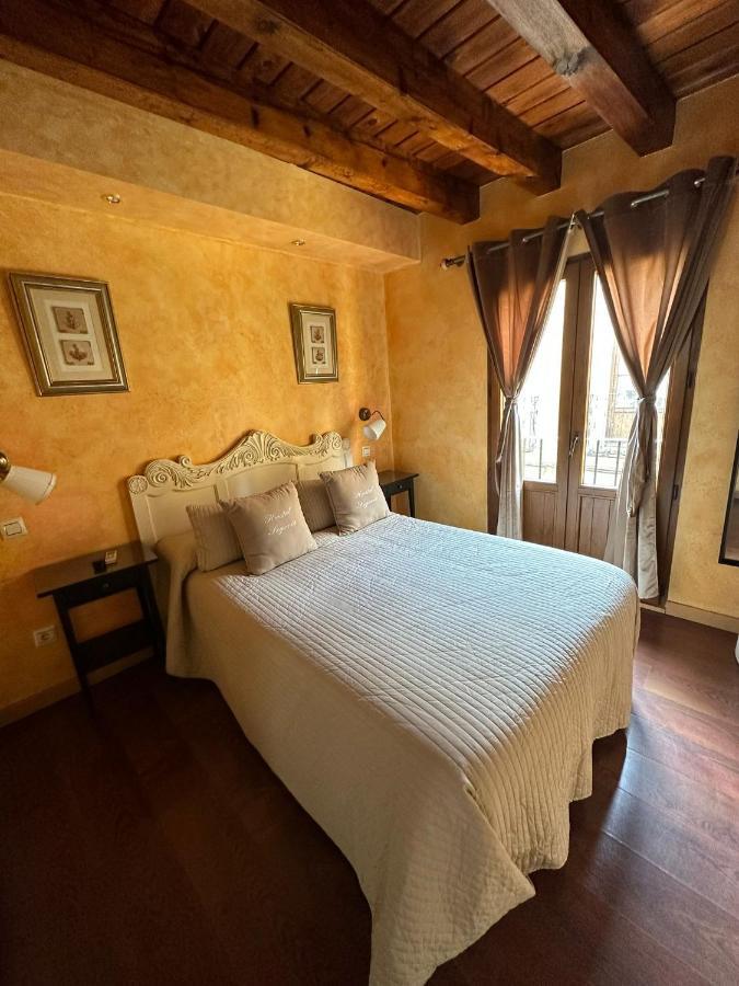 Hostal Segovia Adults Only Ngoại thất bức ảnh